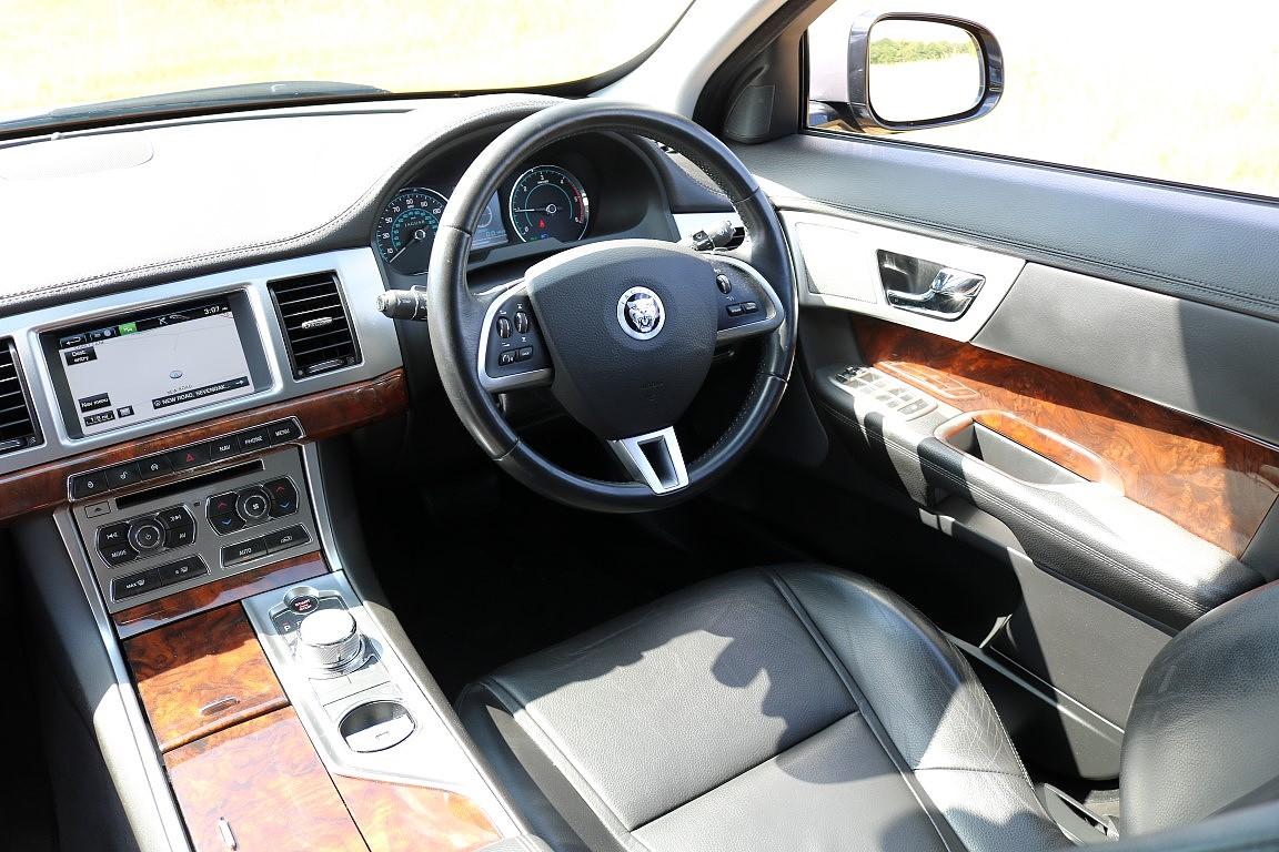 Jaguar XF 2.2d Luxury Sportbrake 5dr Diesel Auto Euro 5 (s/s) (163 ps)