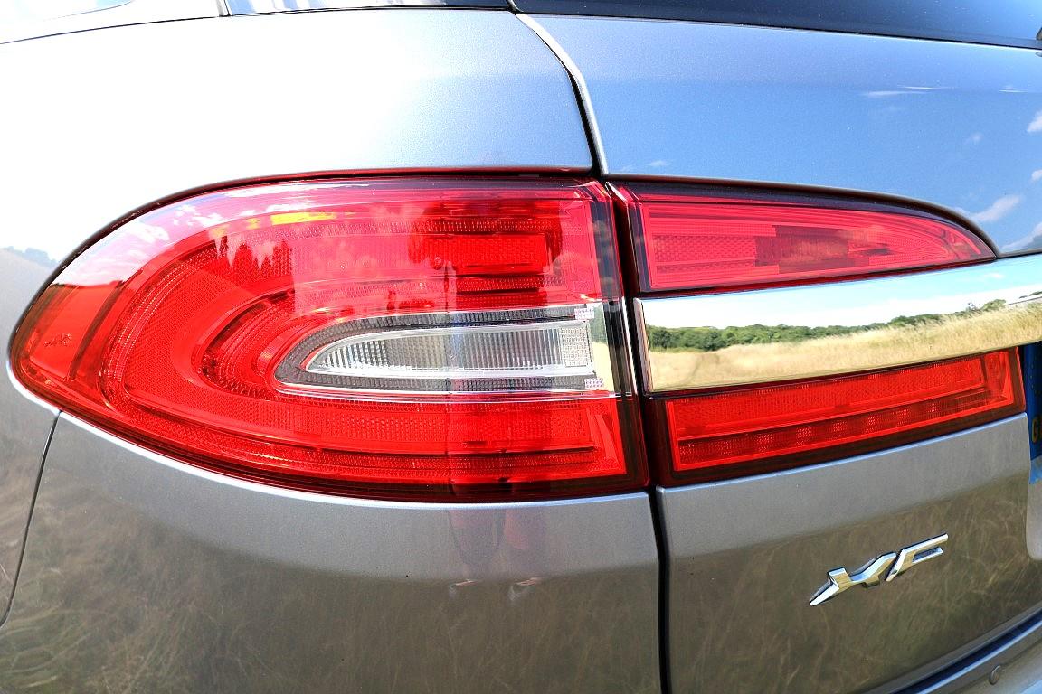 Jaguar XF 2.2d Luxury Sportbrake 5dr Diesel Auto Euro 5 (s/s) (163 ps)