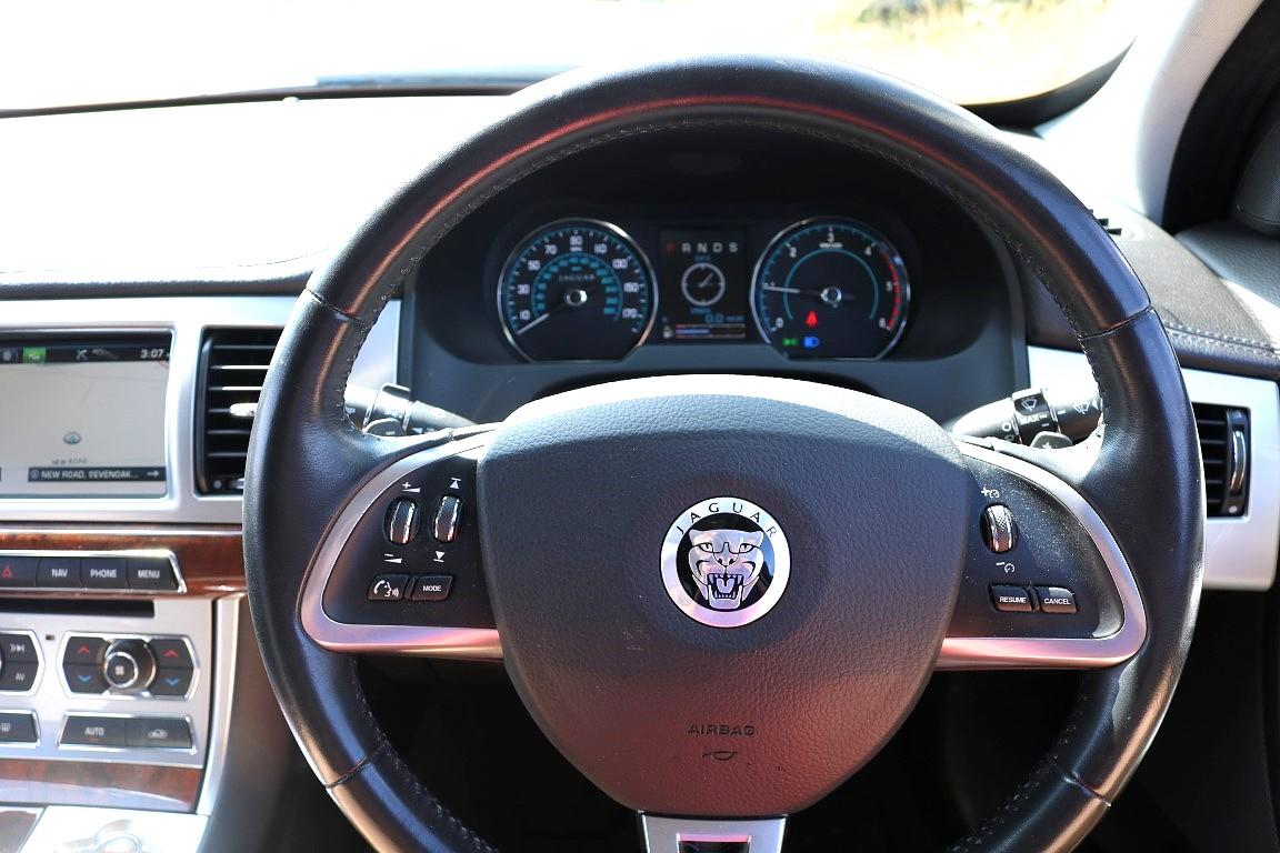 Jaguar XF 2.2d Luxury Sportbrake 5dr Diesel Auto Euro 5 (s/s) (163 ps)