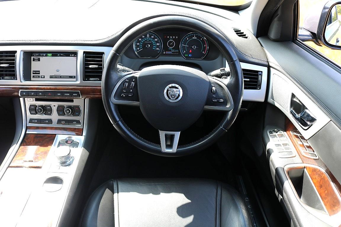 Jaguar XF 2.2d Luxury Sportbrake 5dr Diesel Auto Euro 5 (s/s) (163 ps)