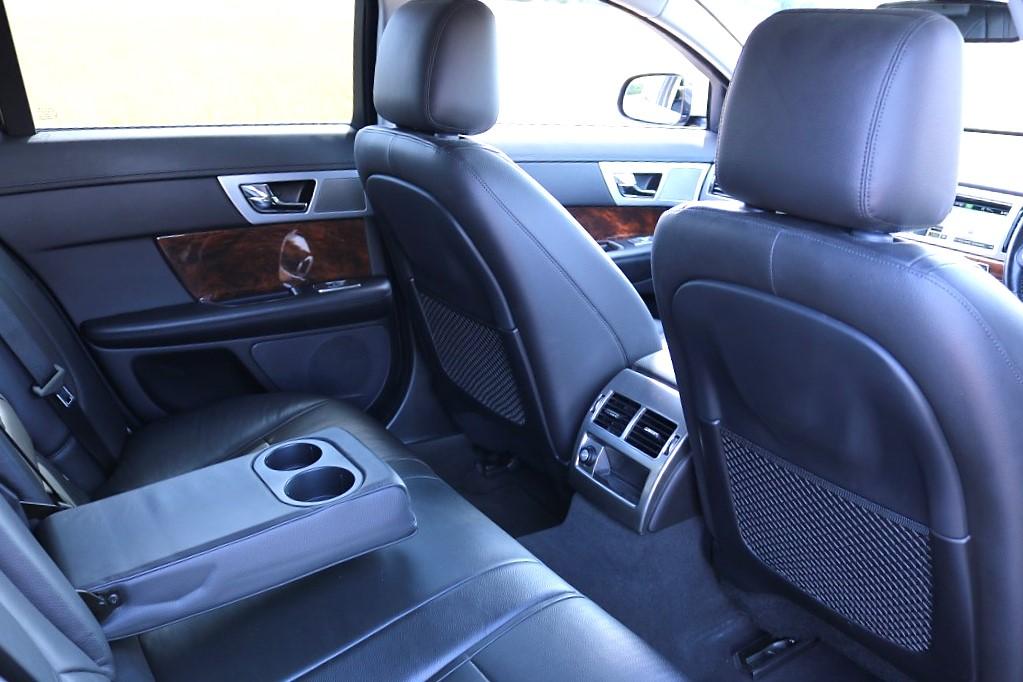 Jaguar XF 2.2d Luxury Sportbrake 5dr Diesel Auto Euro 5 (s/s) (163 ps)