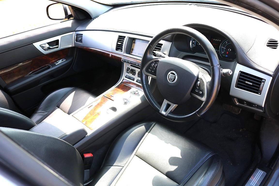 Jaguar XF 2.2d Luxury Sportbrake 5dr Diesel Auto Euro 5 (s/s) (163 ps)