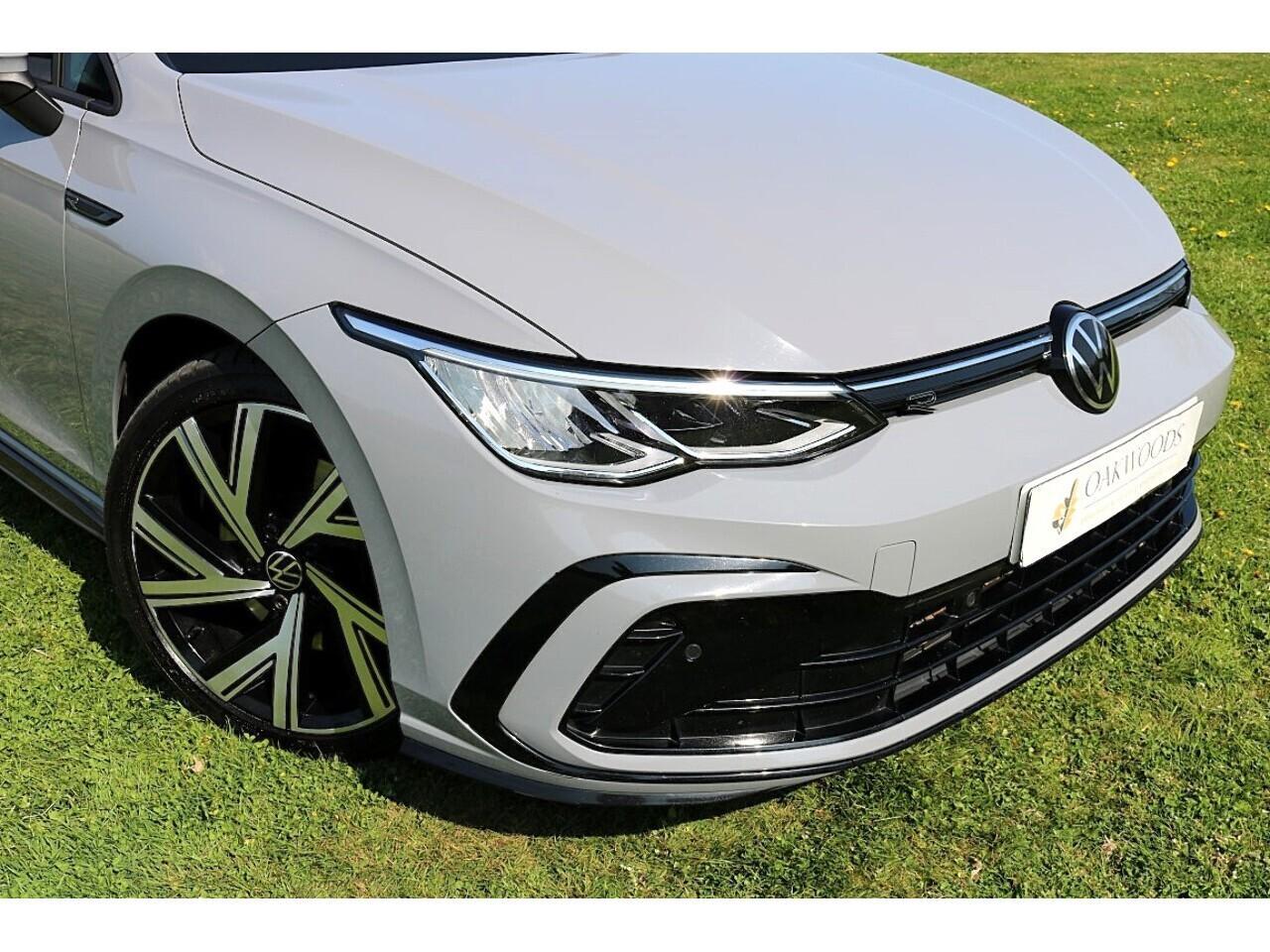 Volkswagen Golf 2.0 TDI R-Line (Heated Wheel+18