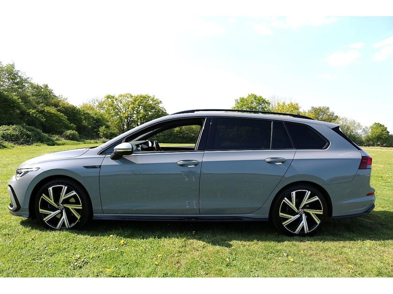 Volkswagen Golf 2.0 TDI R-Line (Heated Wheel+18