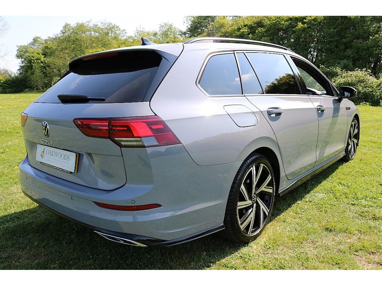 Volkswagen Golf 2.0 TDI R-Line (Heated Wheel+18