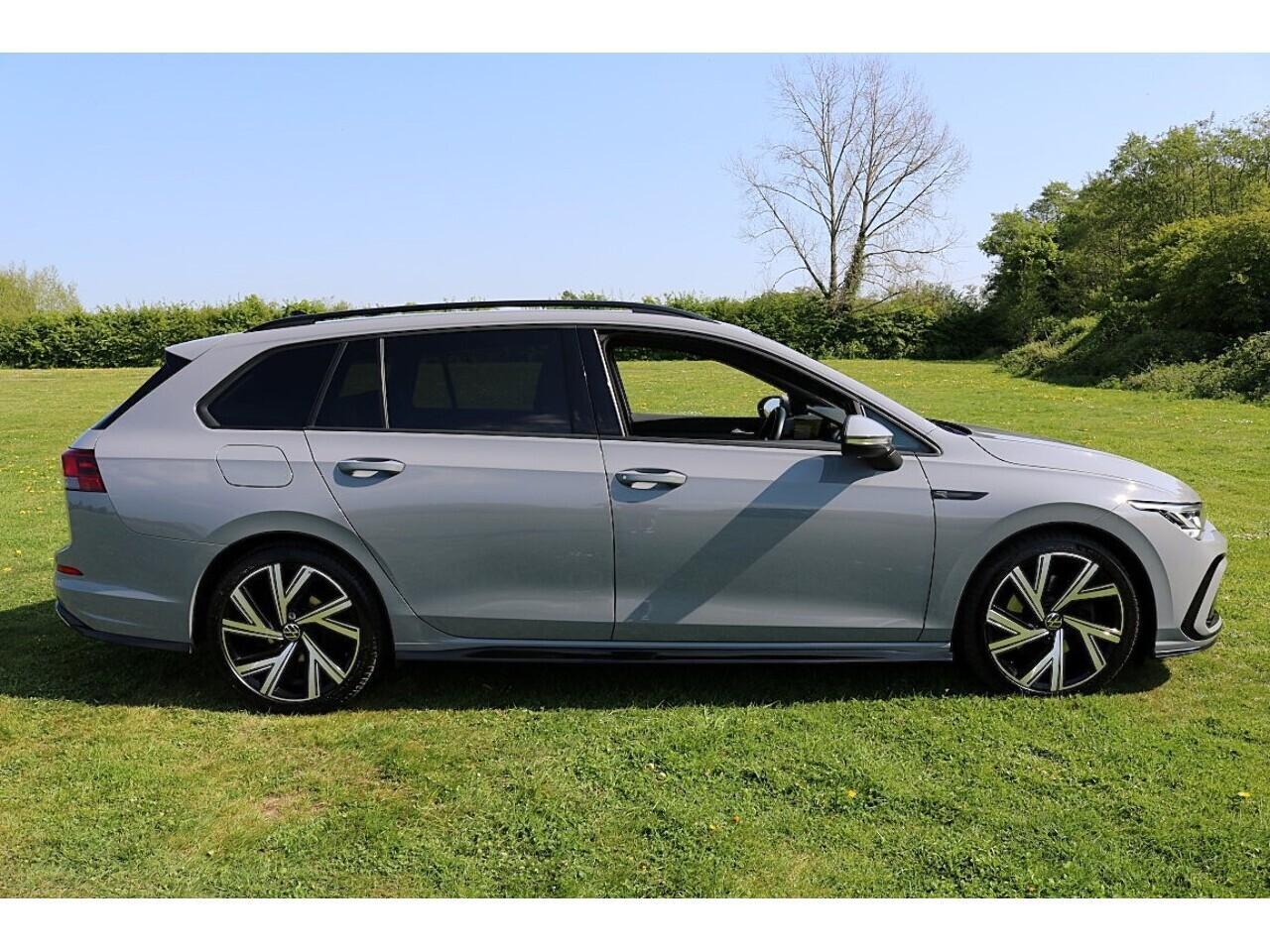 Volkswagen Golf 2.0 TDI R-Line (Heated Wheel+18