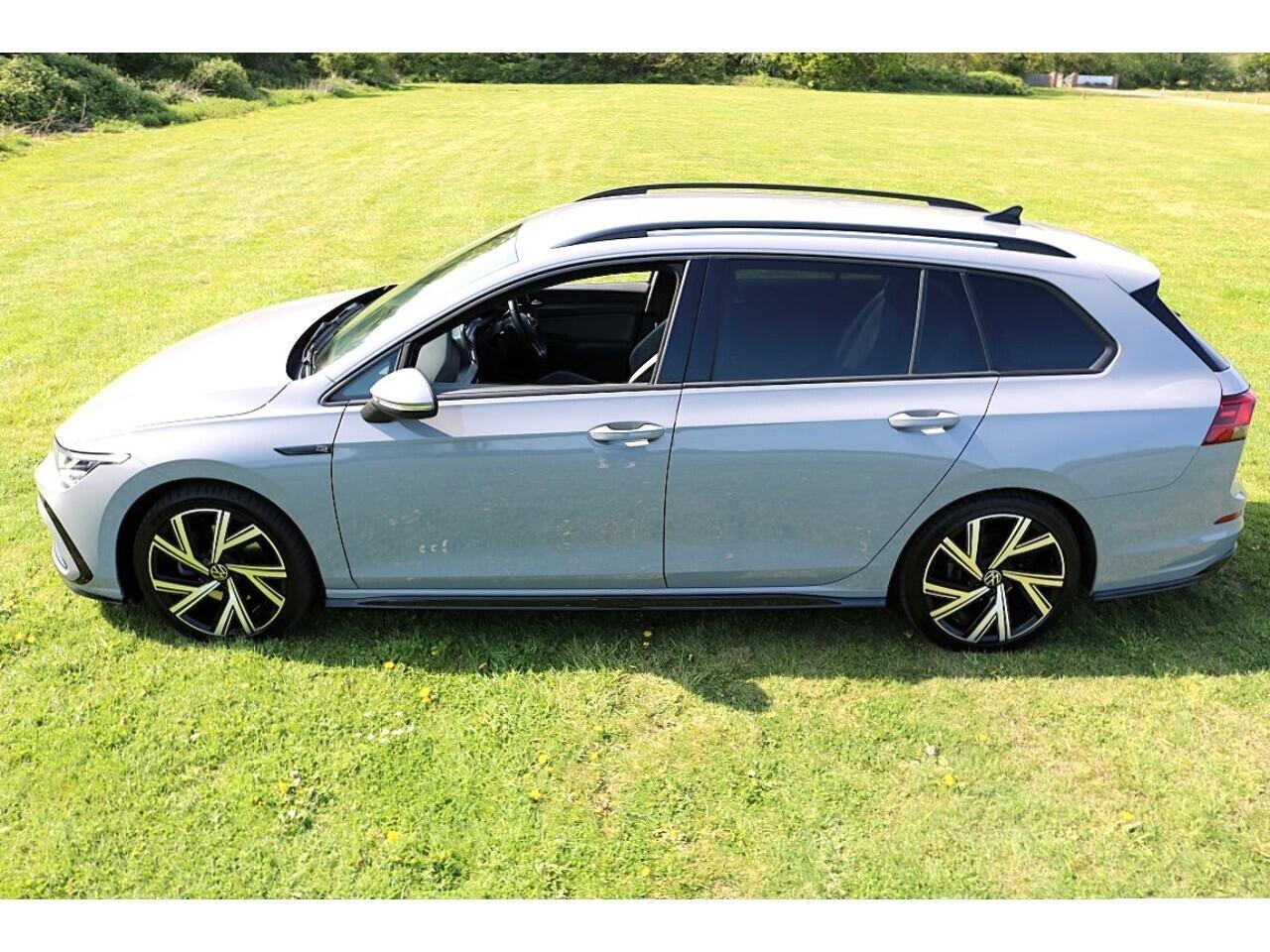 Volkswagen Golf 2.0 TDI R-Line (Heated Wheel+18