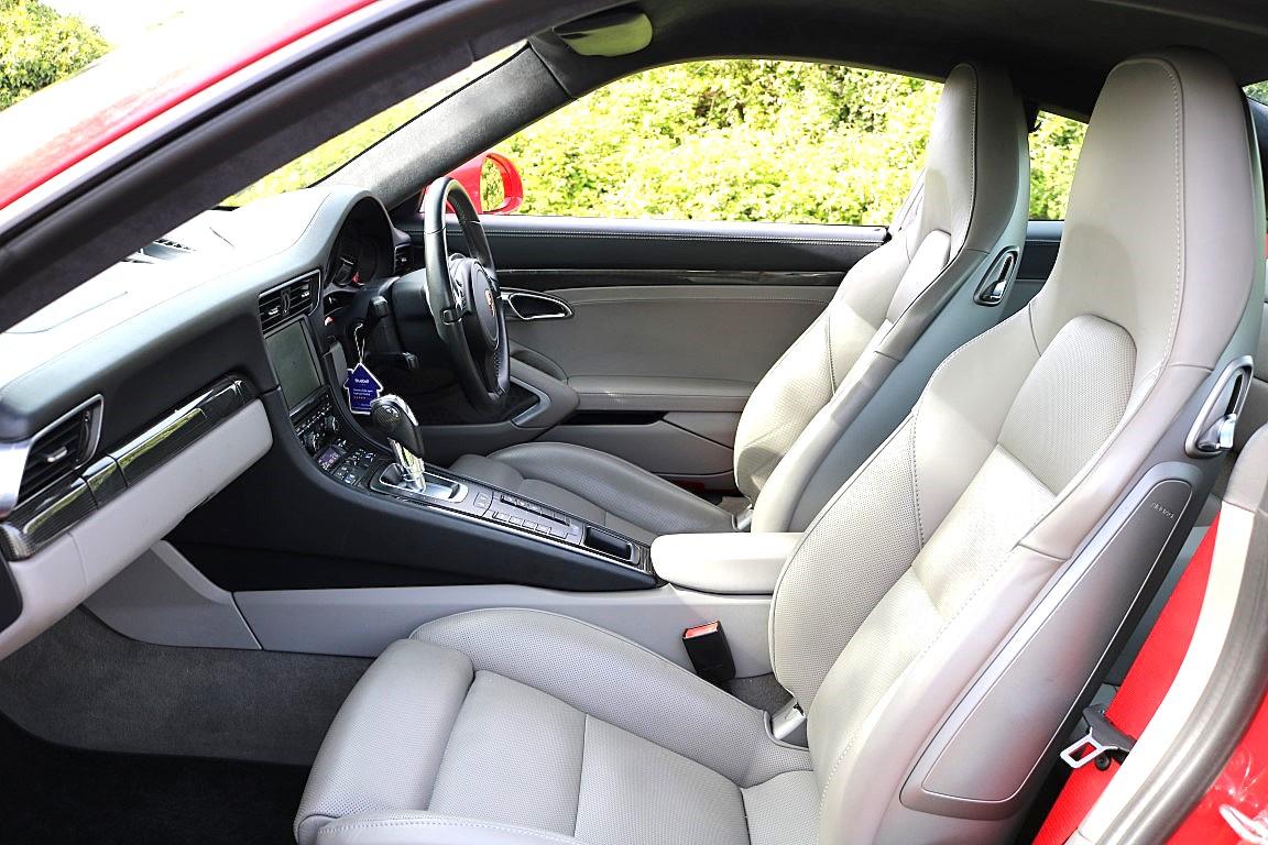 Porsche 911 3.8 991 Carrera 4S Coupe 2dr Petrol PDK 4WD Euro 5 (s/s) (400 ps)